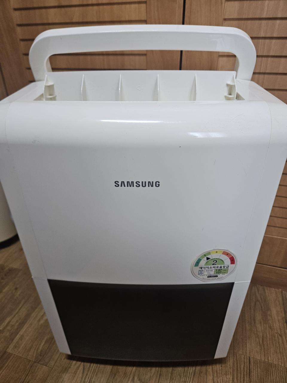 삼성 제습기  결로방지예방 물잘빨립니다 빨래잘말립니다