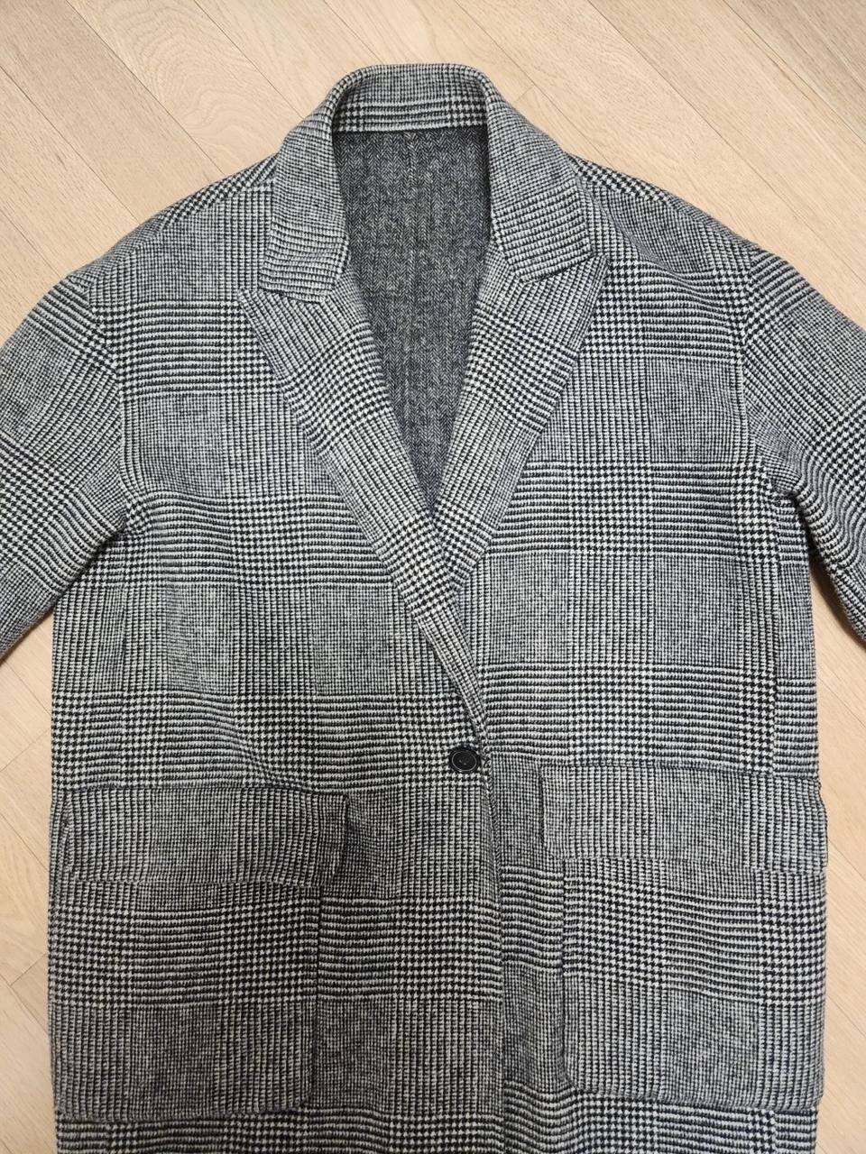 a.t.corner 브랜드의 체크 코트입니다