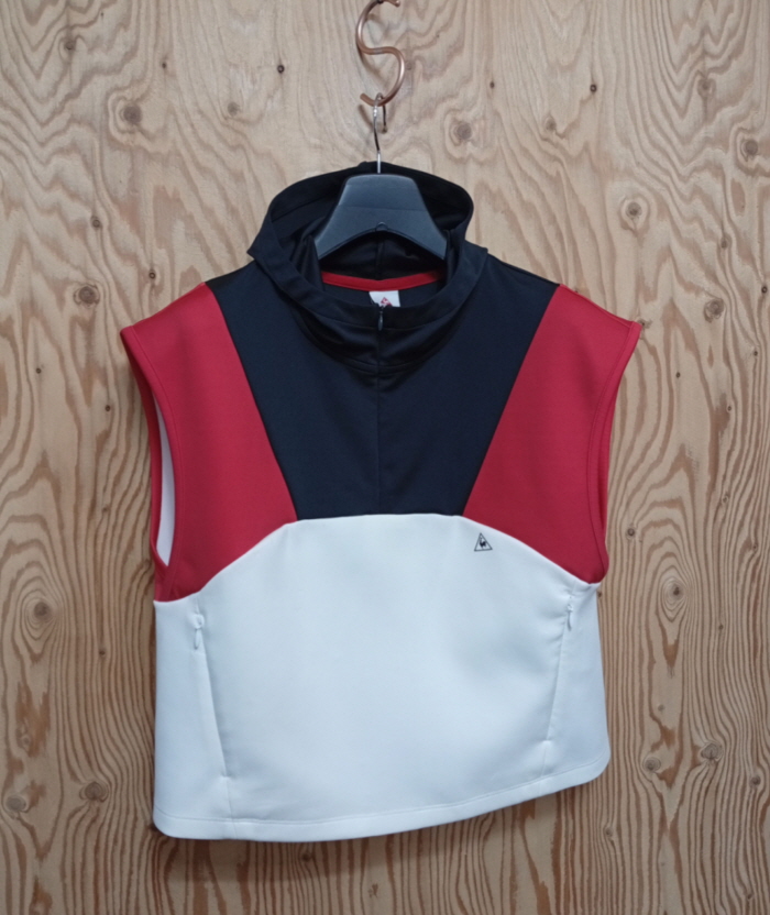 르꼬끄스포르티브 골프 크롭 후드 베스트 