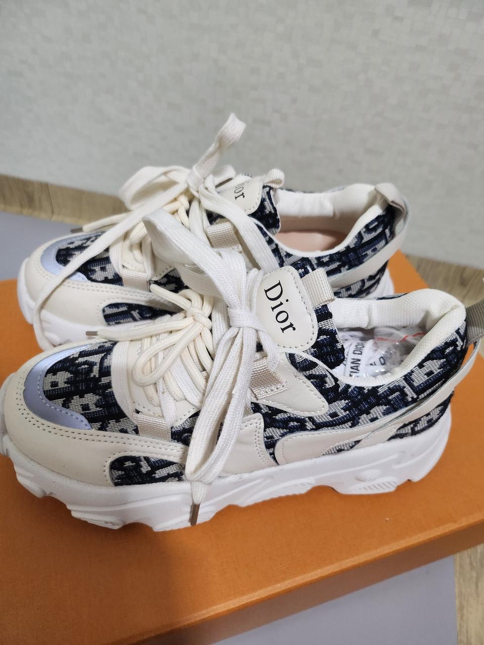 크리스찬디올 어글리운동화235