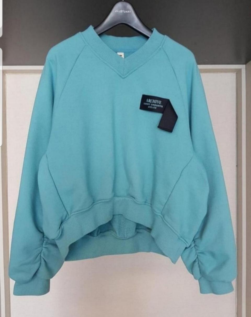 럭키슈에뜨 아뜰리에 오버핏 맨투맨(택포)