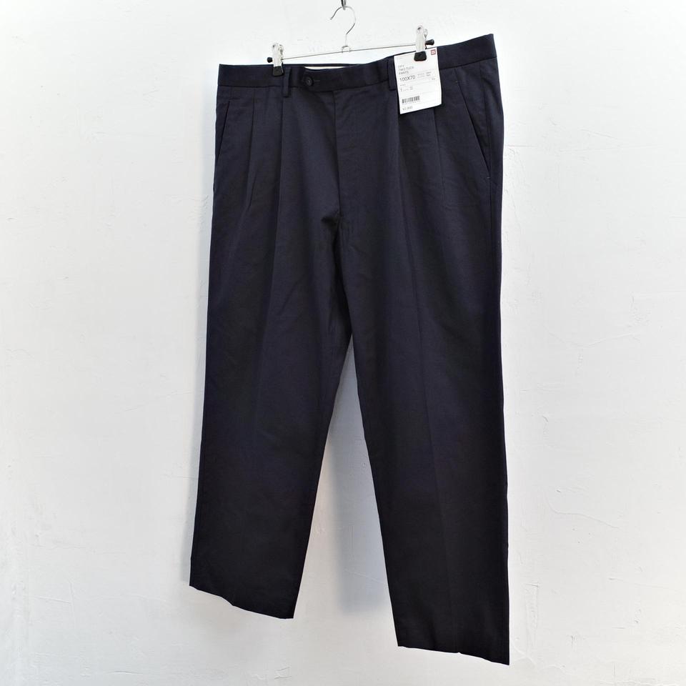 uniqlo / dry two tuck pants