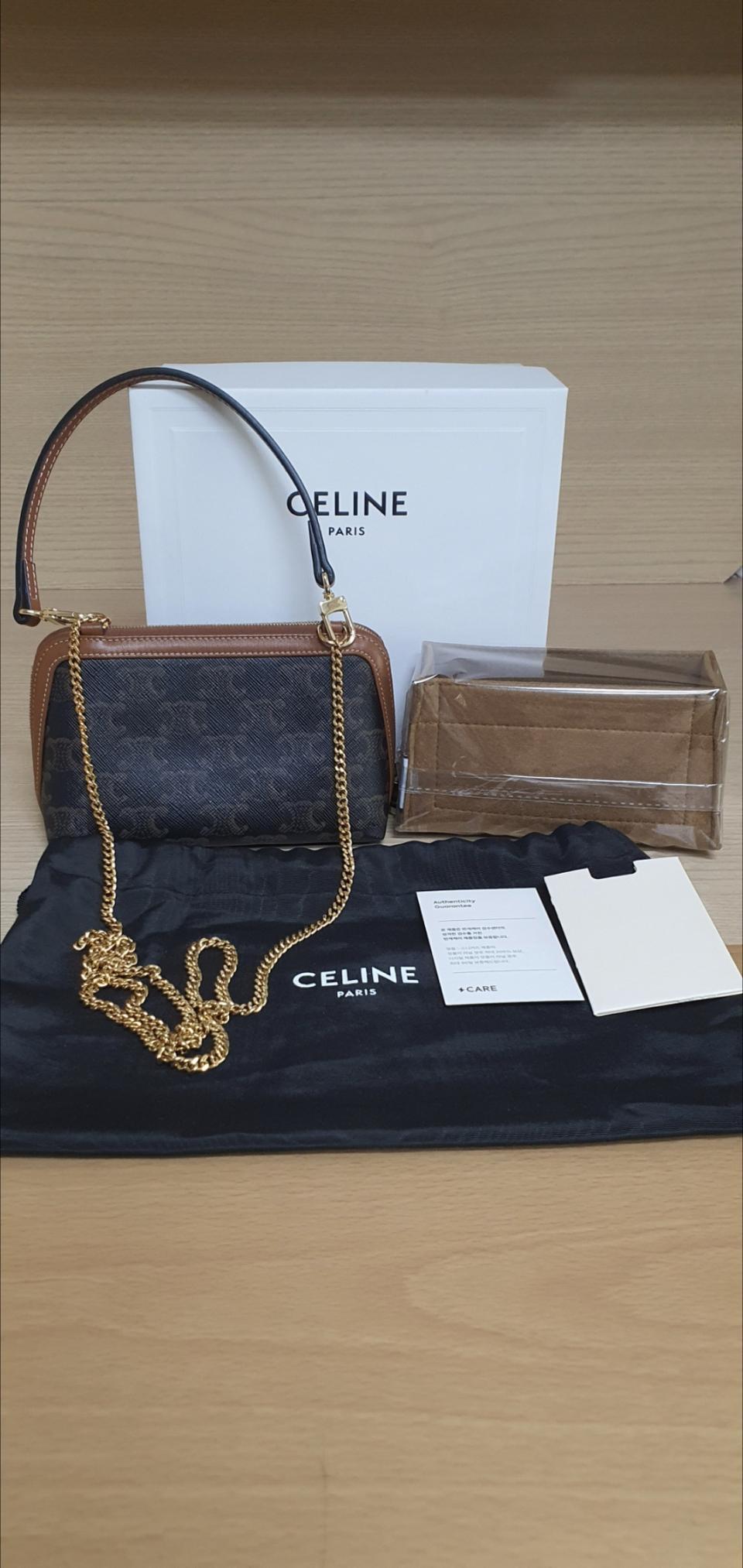 셀린느 트리옹프 크로스백/클러치백 새상품급 정품(감정서O)