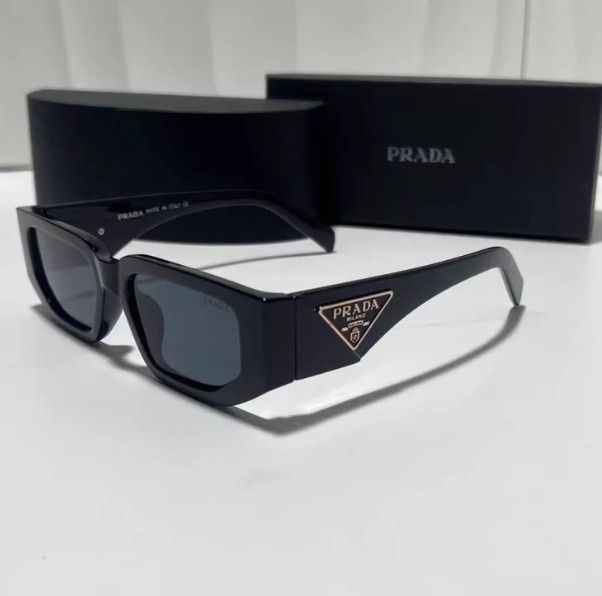 프라다 블랙 선글라스