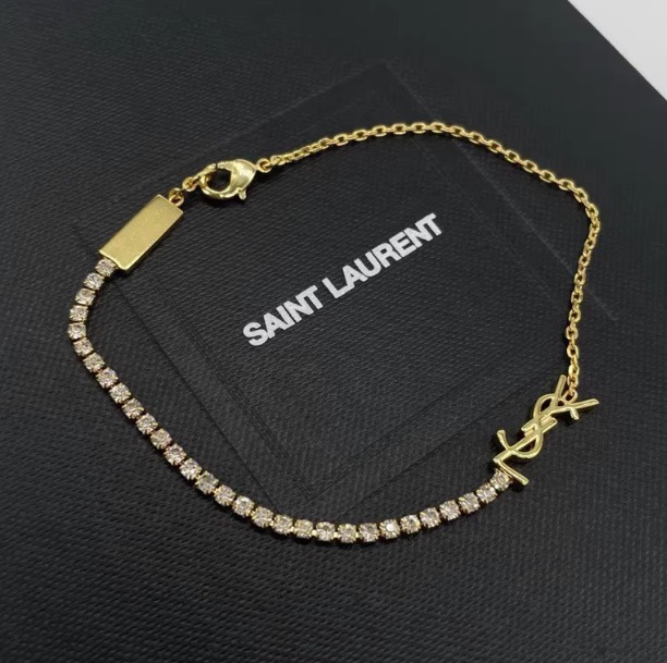 생로랑 알파벳 로고 팔찌