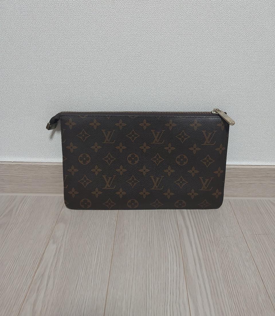 루이비통 클러치