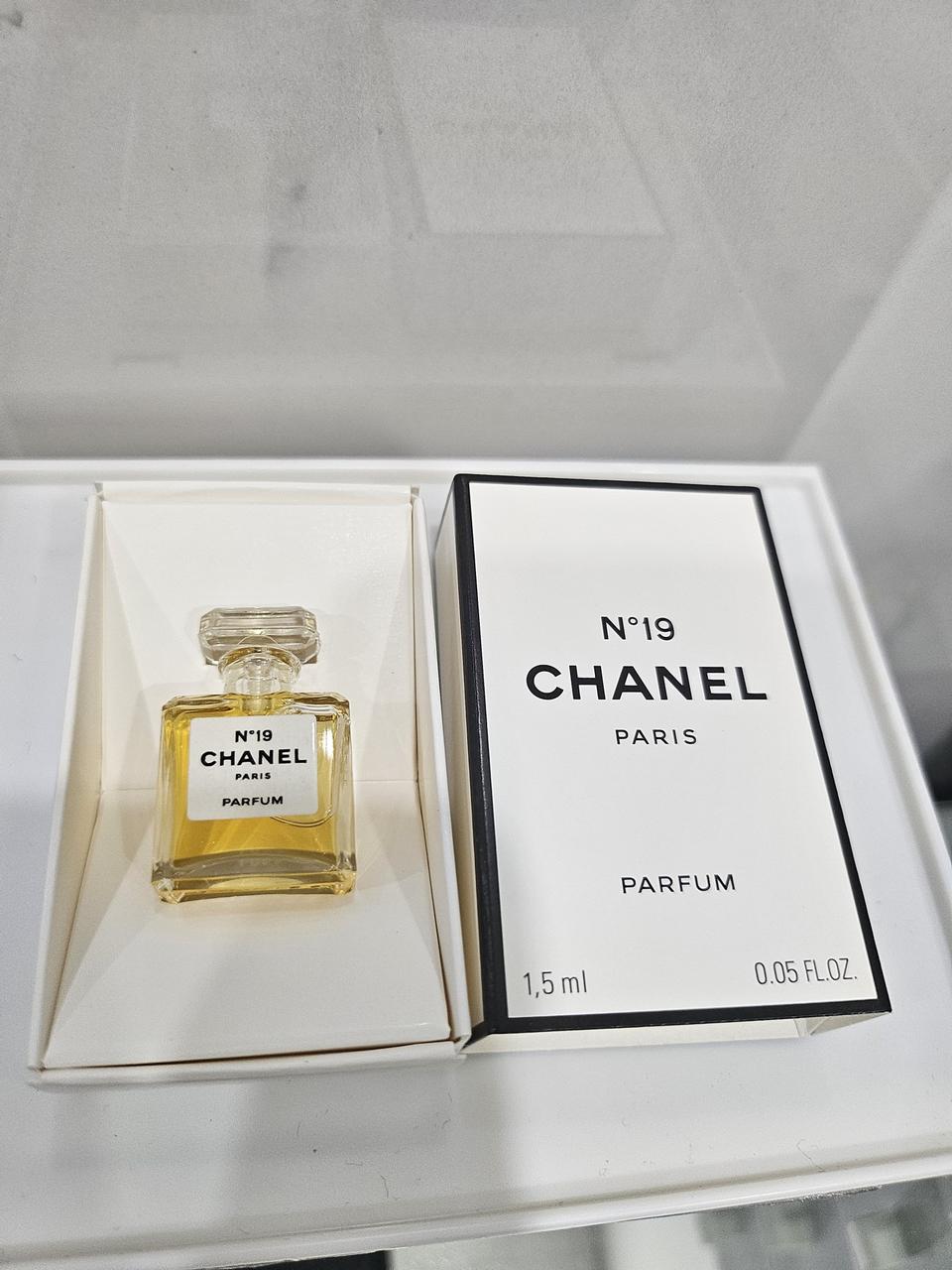 샤넬No.19 퓨어퍼퓸 향수 1.5ml
