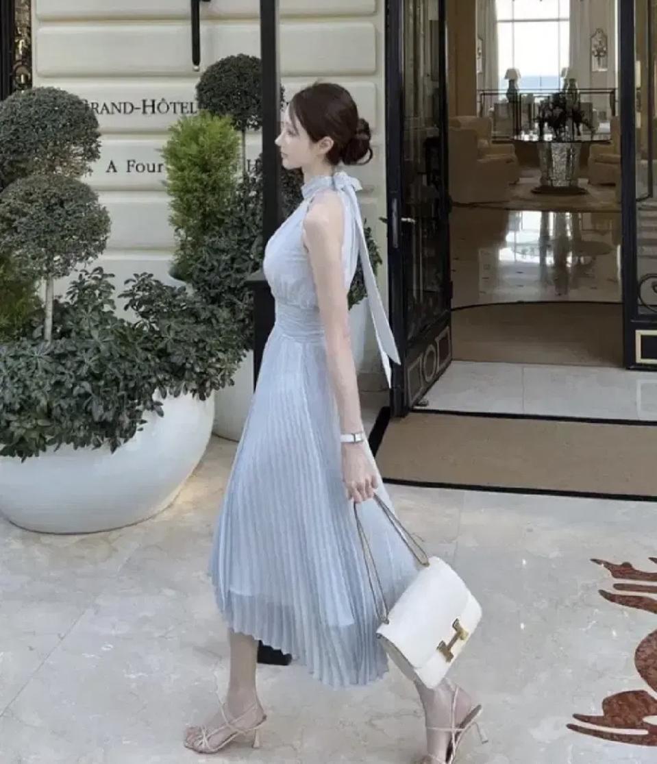 라벨르블랑 시엘 홀터넥 블루원피스 m