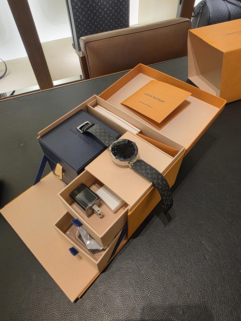 정품 루이비통 Tambour Horizon V2 스마트워치 2개 1세트