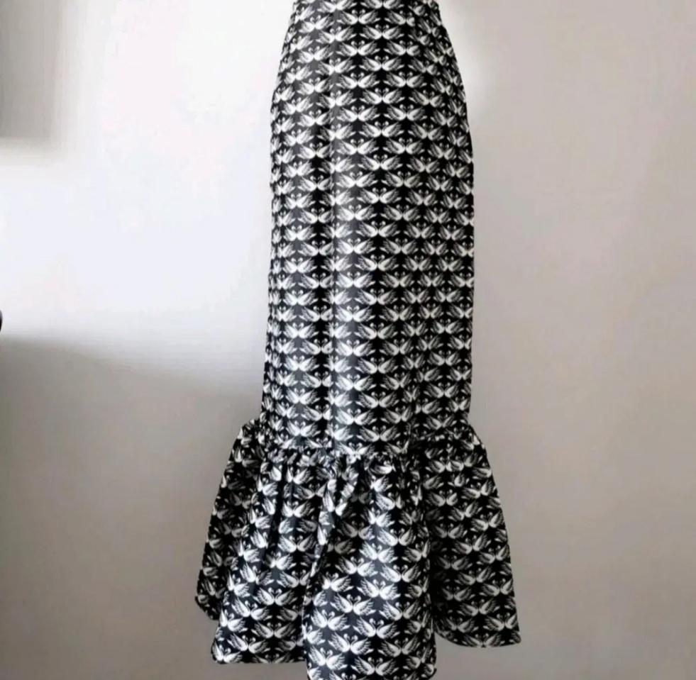 [♡BIG SALE♡]스완 글로시 프릴 롱스커트