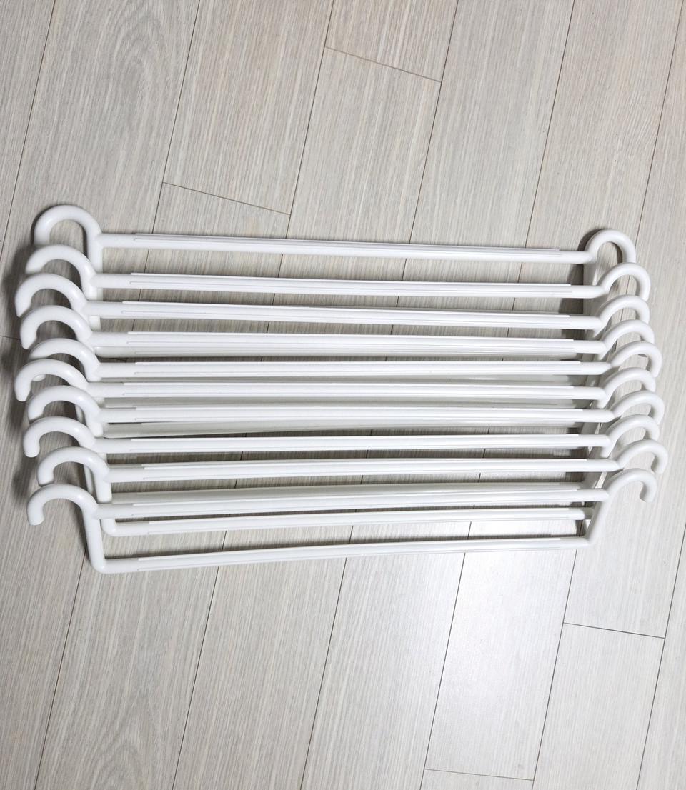 화이트 바지걸이대 10개. 미사용.