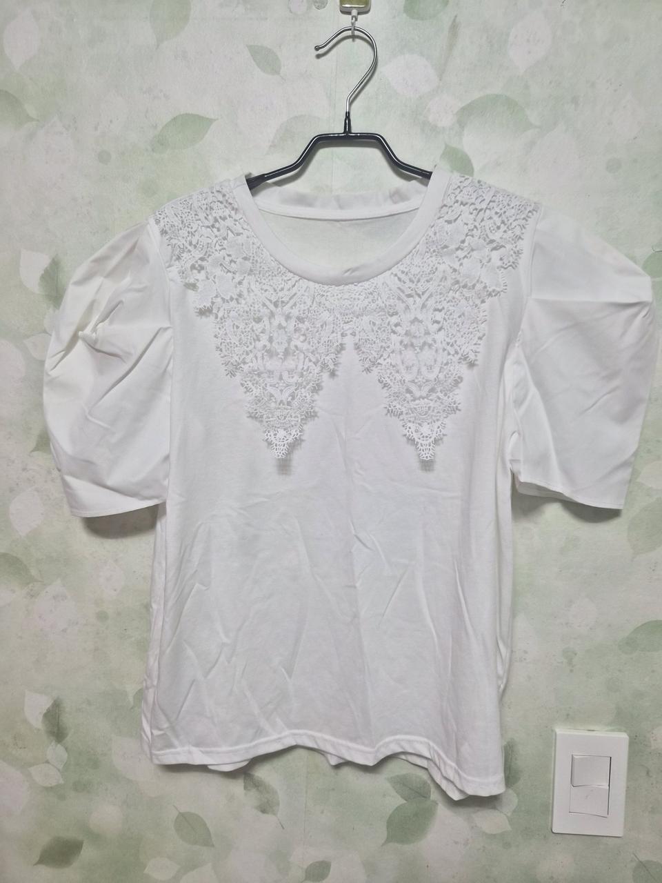 레이스 블라우스