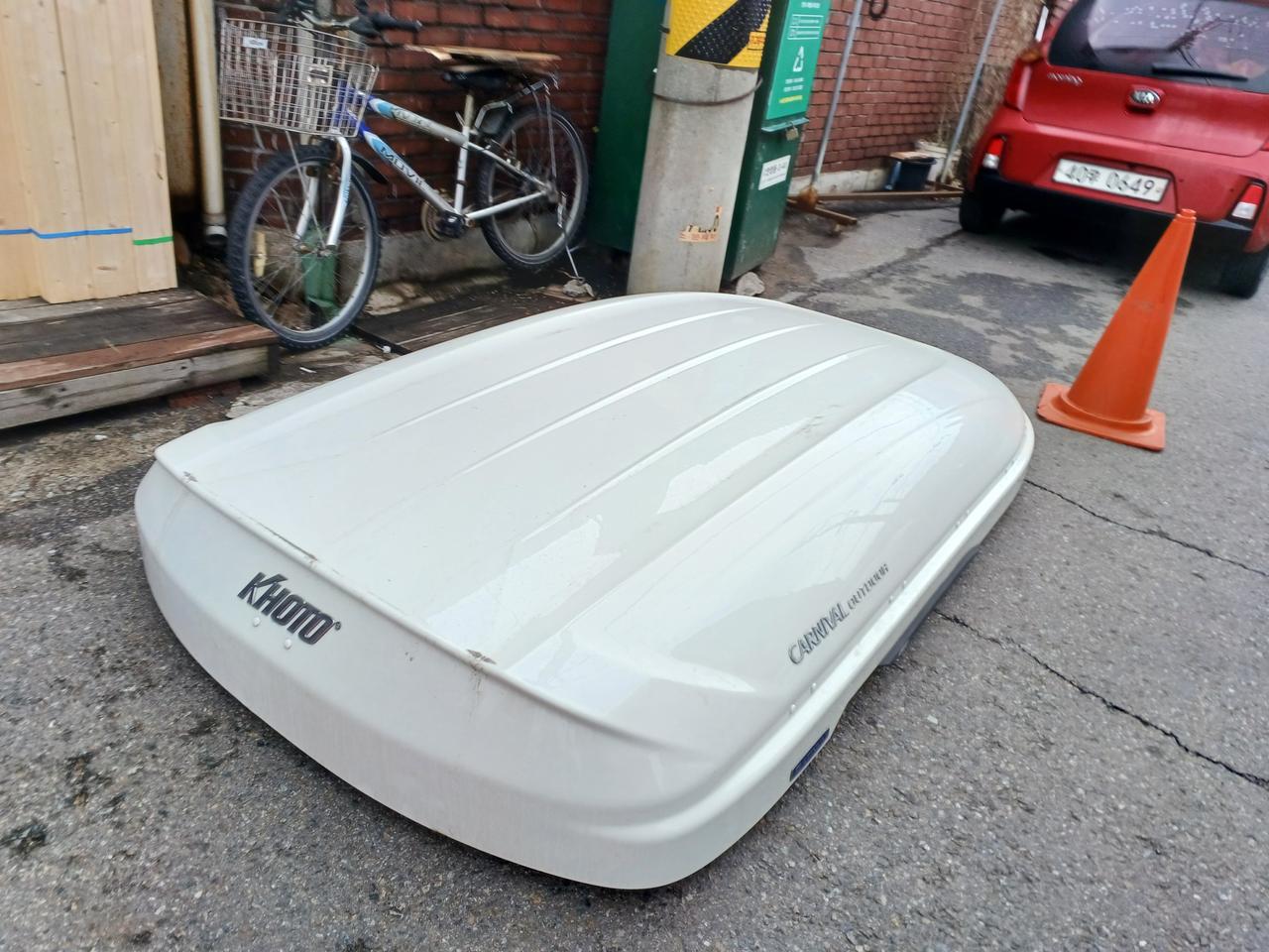 올뉴카니발 코토 일체형 루프박스 화이트 95만원 변색