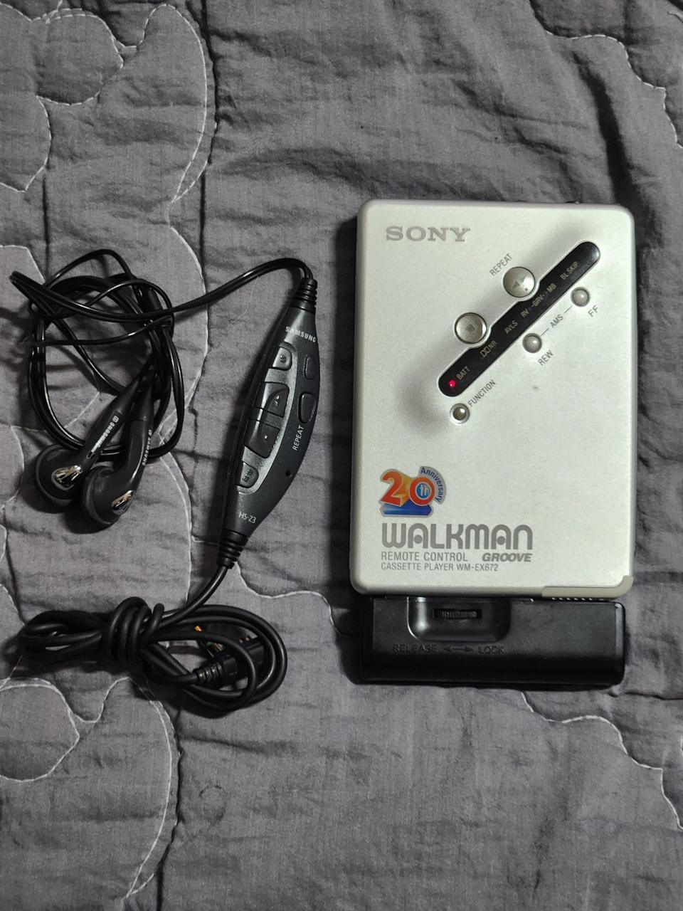 소니 워크맨 WM-EX672 카세트 플레이어입니다20주년 기념 모델