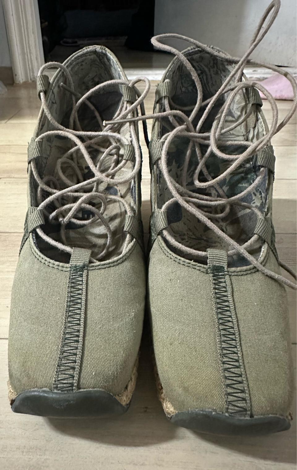 No Name 카키색 웨지힐 샌들(36)