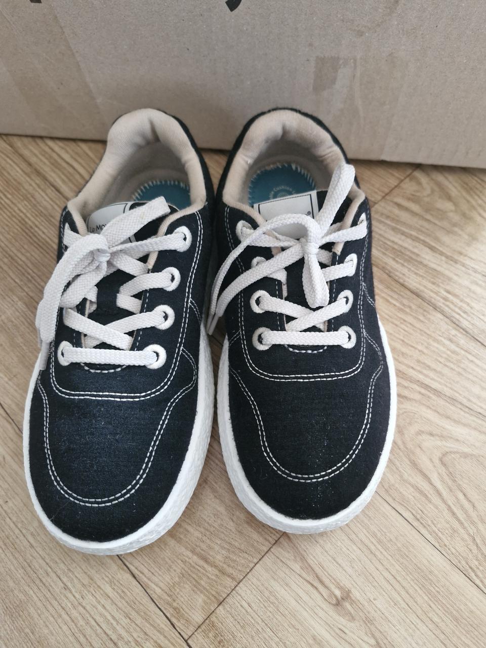 르무통 여성 블랙 스니커즈 240