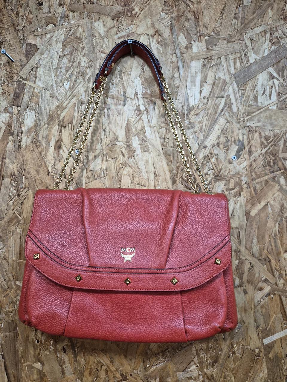 MCM 레드 레더 체인 숄더백