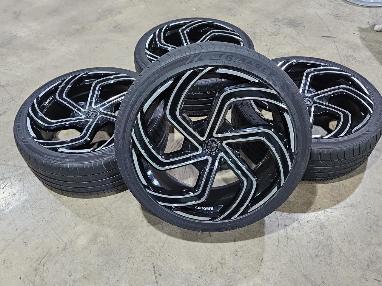 렉사니 24인치 295/35R24 중고휠 4개 세트 판매합니다
