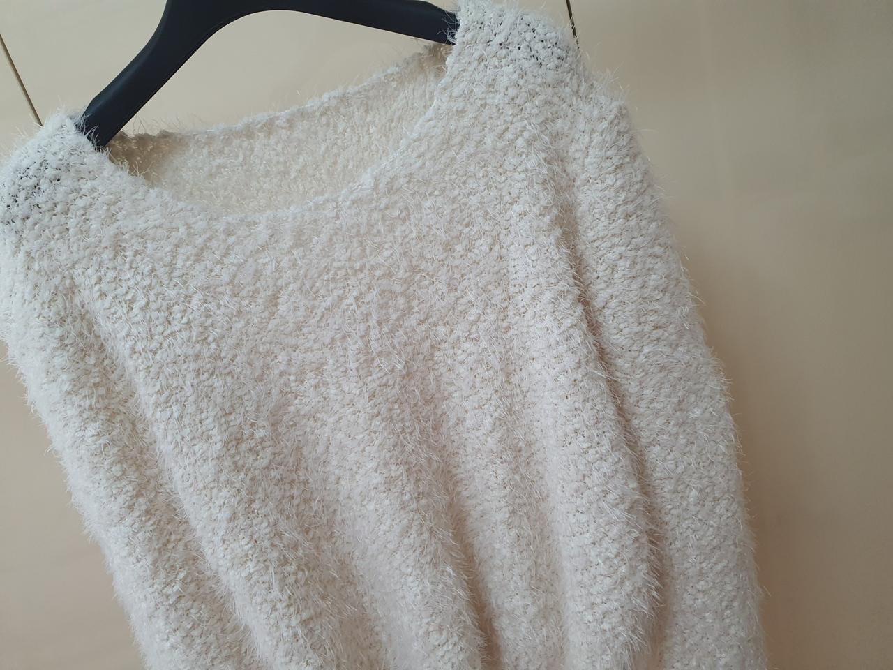 부클 라운드 부들 니트 (새상품)