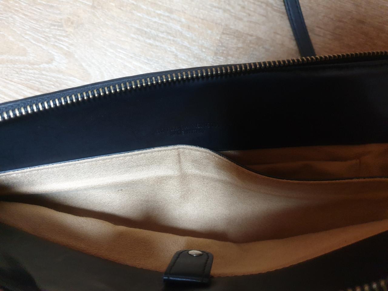 보테가 베네타 블랙 가죽 클러치백