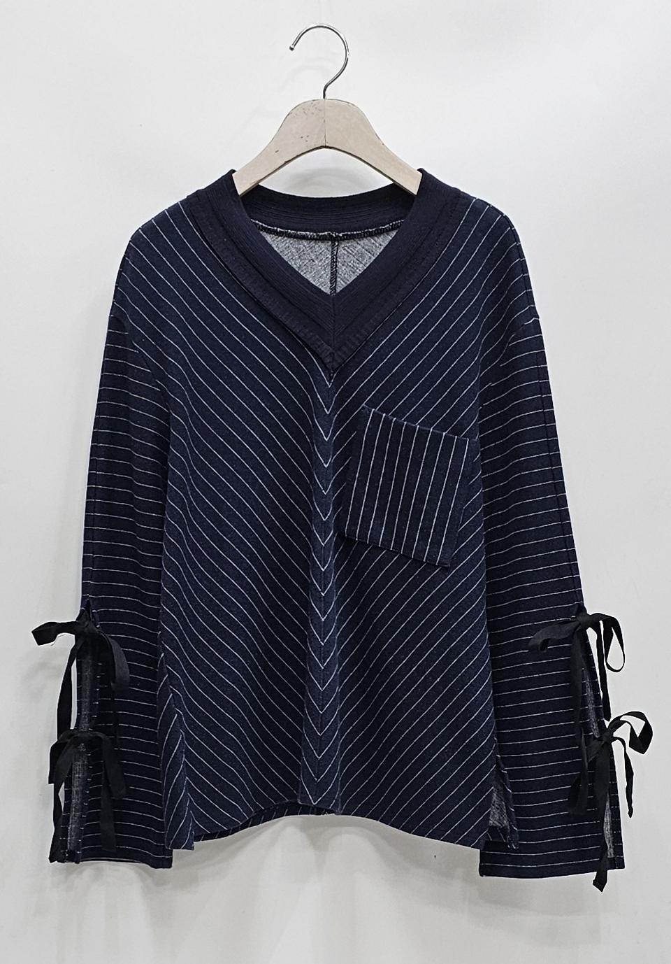 세컨플로어 브이넥 블라우스 티셔츠