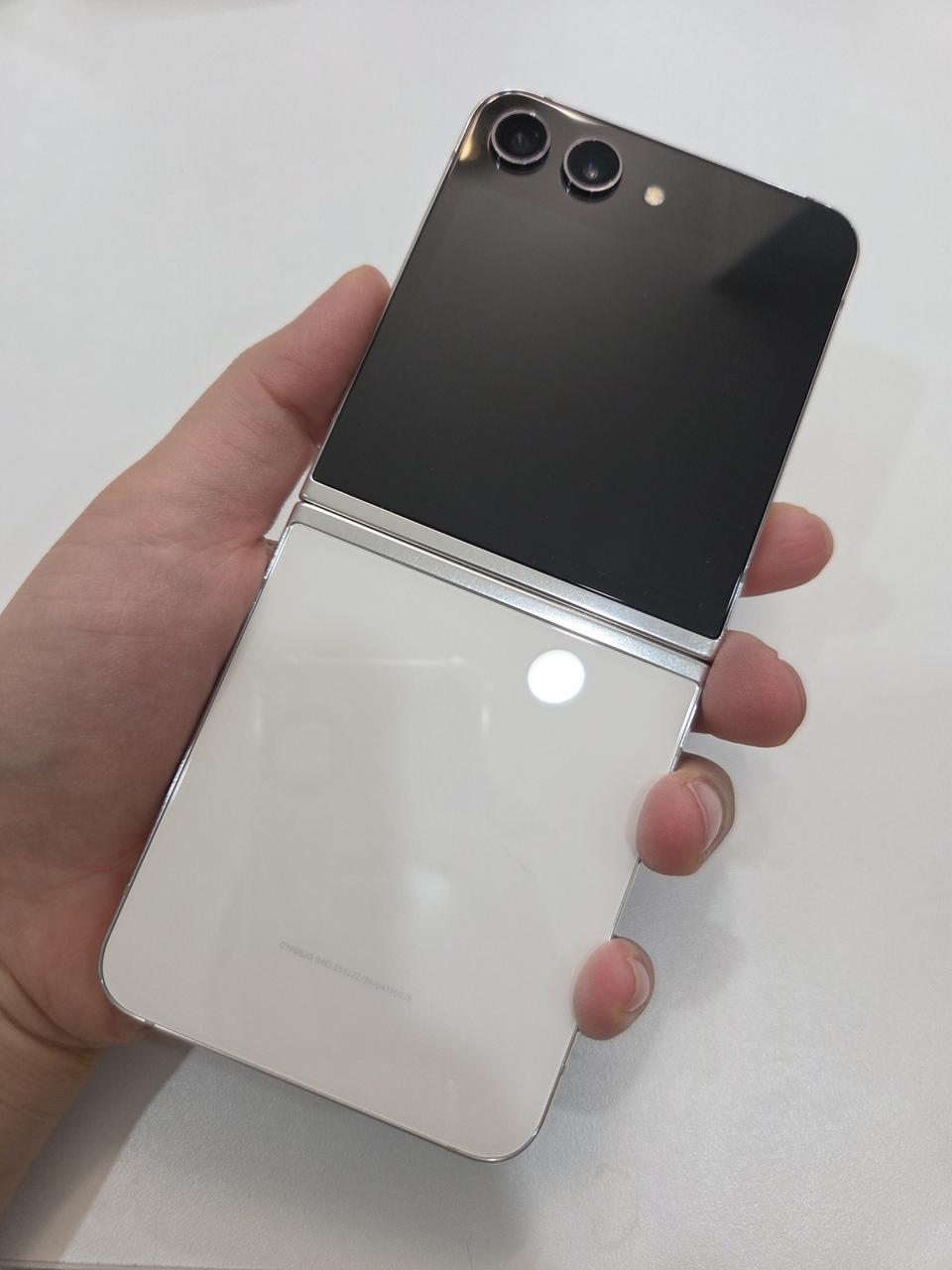 갤럭시 Z플립5 512G 자급제 특S급 서울z플립5 인천플립5 대전플립5