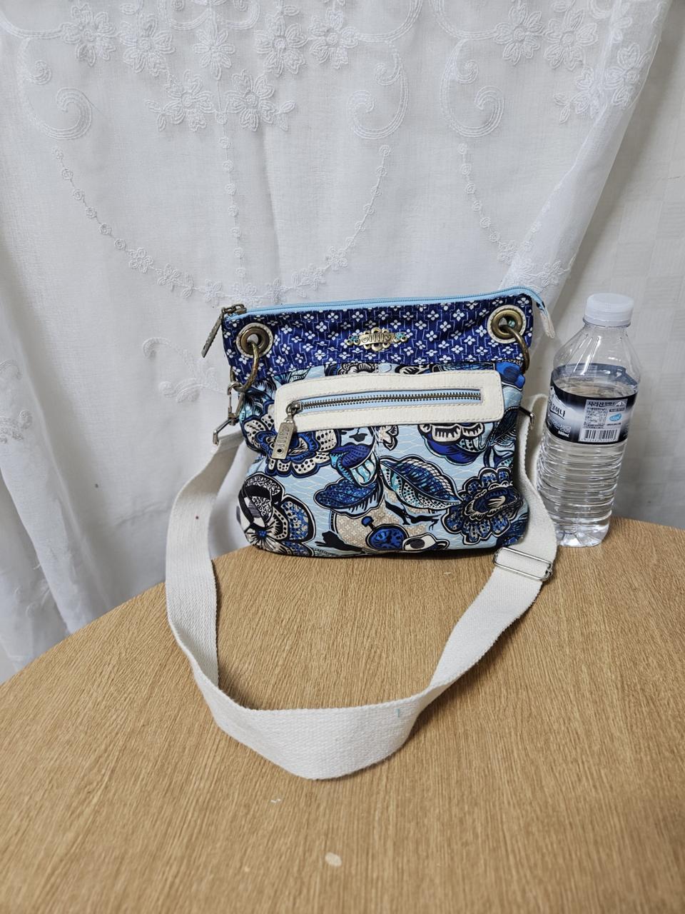 오일릴리 크로스백