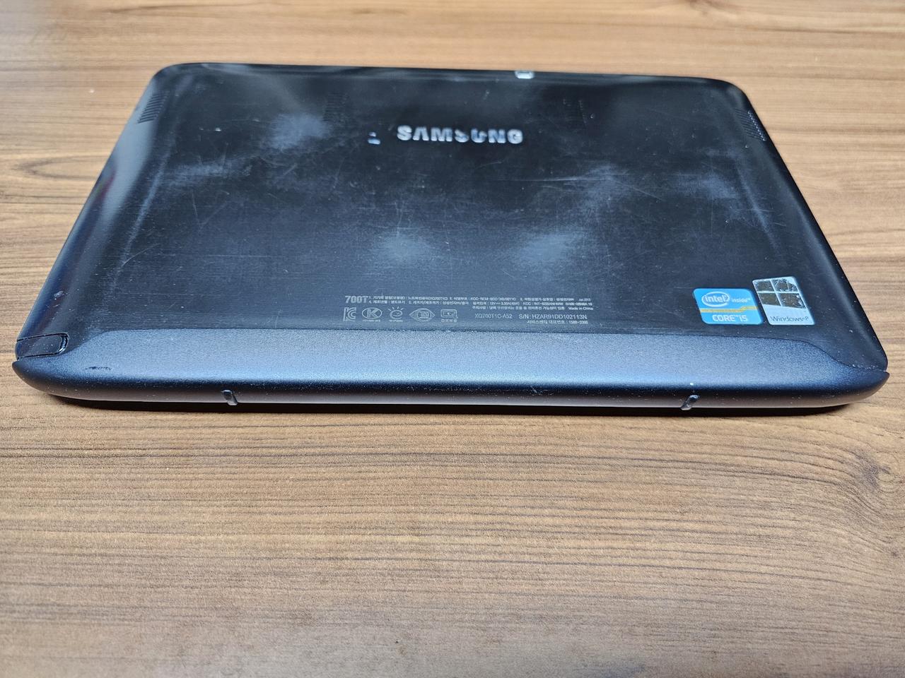 삼성 윈도우 터치 2in1 태블릿 PC 팝니다.