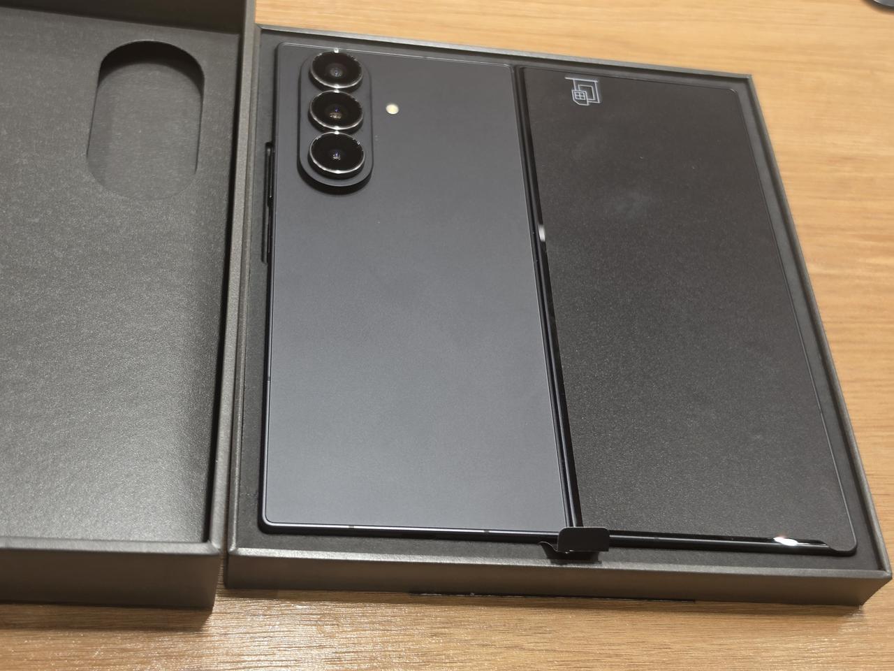 자급제 갤럭시폴드7(F966) 512기가 팝니다