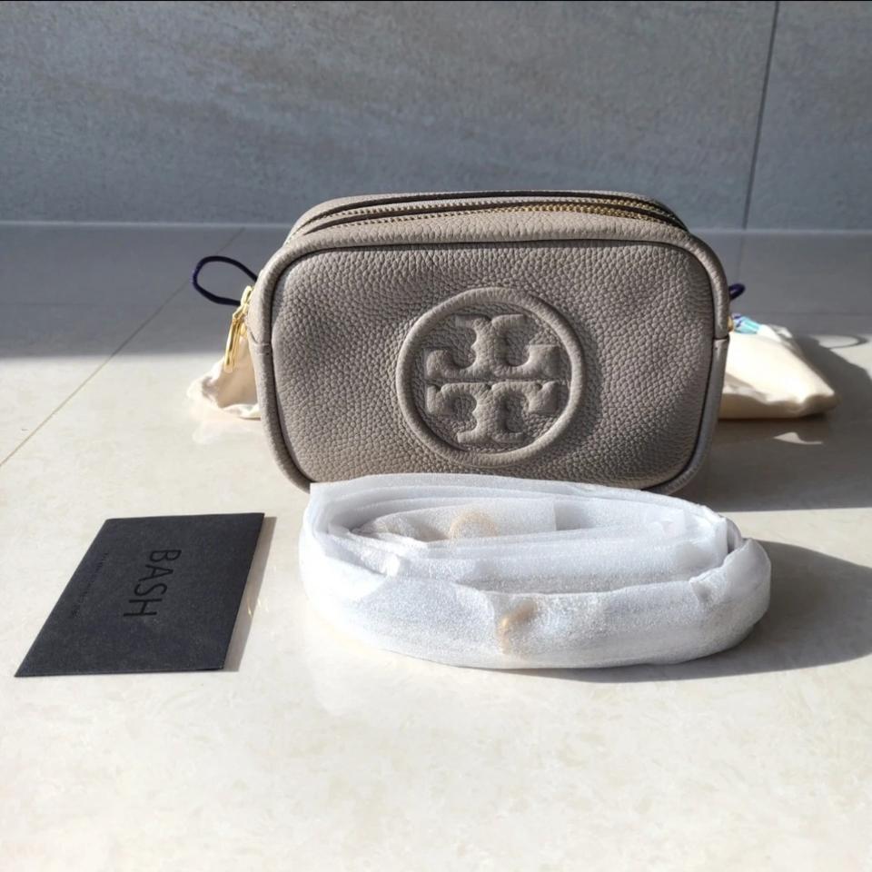 [새제품] 토리버치 정품 페리 봄베 미니 카메라백(그레이)