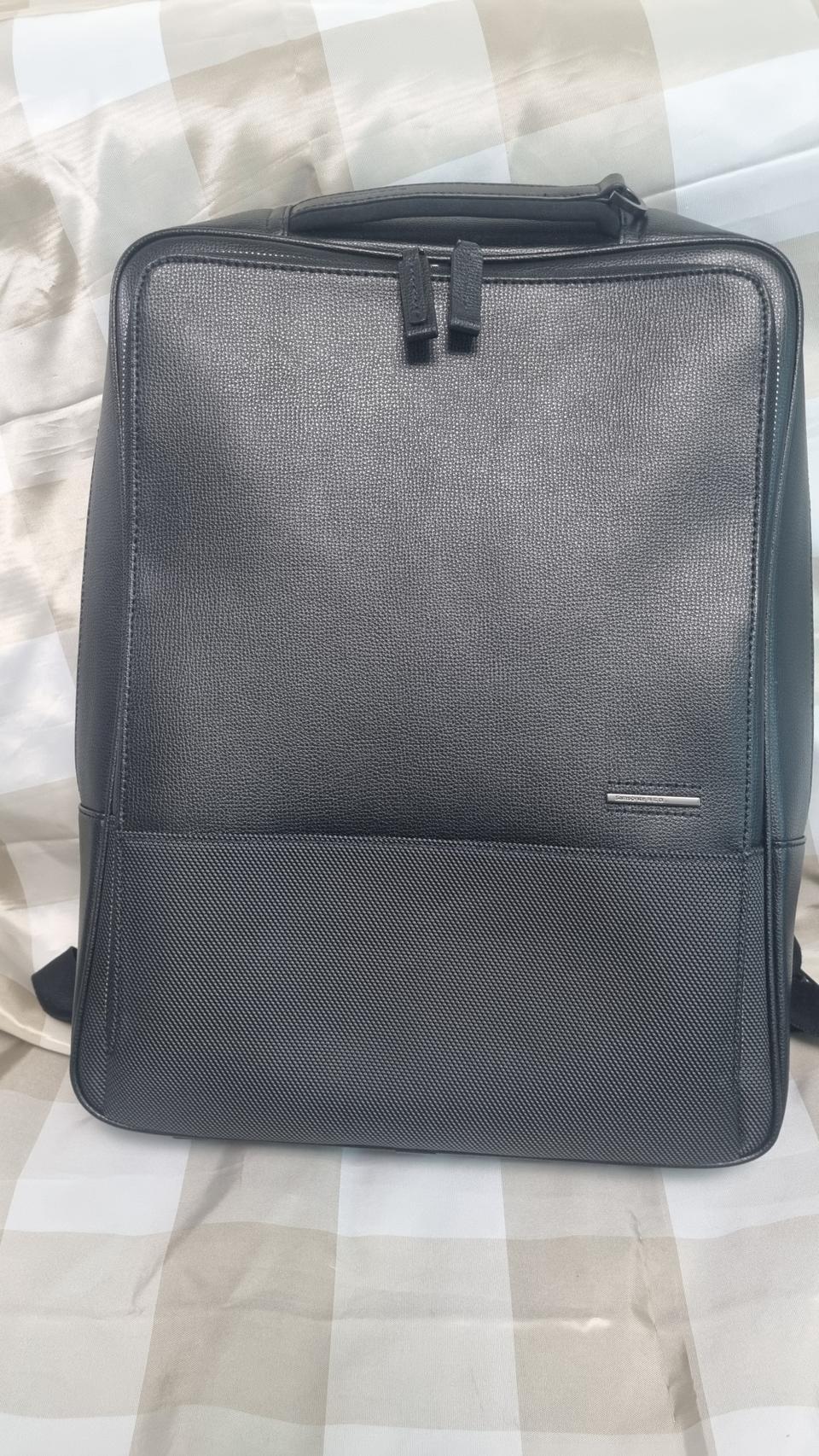 샘소나이트 레드 남성 백팩 판매합니다