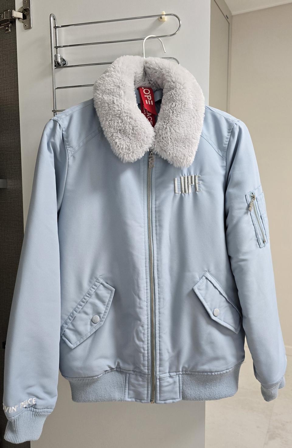 퍼 누빔 바시티 패딩 자켓(색상 하늘색.귀여워요~)