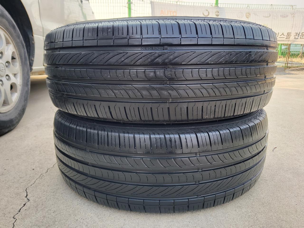 235 65 17 넥센타이어 중고(24년식)
