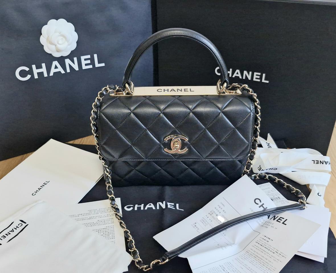 샤넬 트렌디 CC 탑핸들 스몰 블랙 램스킨 금장(A92236)