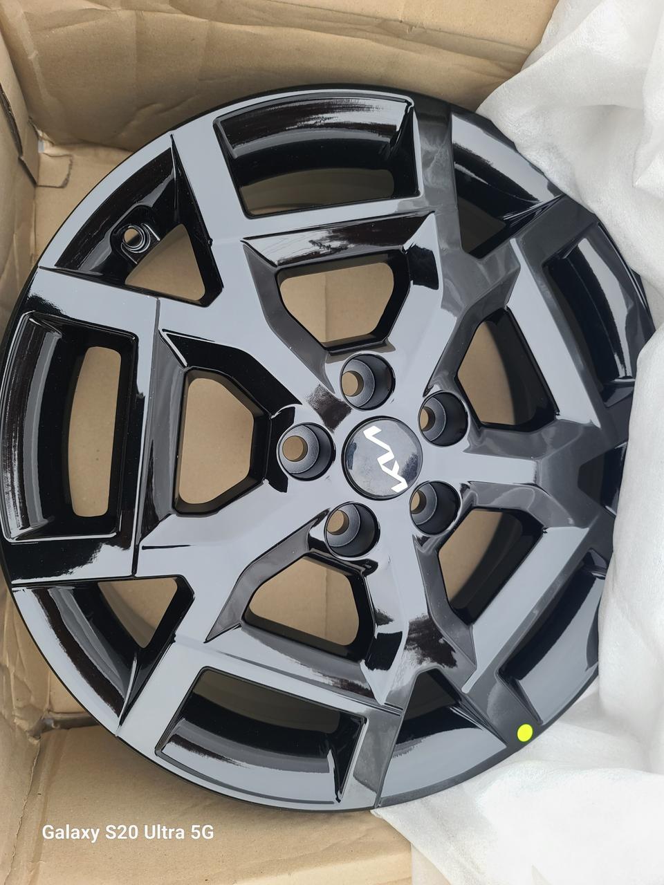 [판매] 카니발 KA4 그래비티 순정 19인치휠타이어