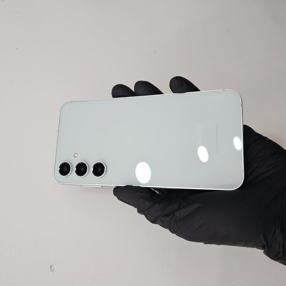 갤럭시S23FE 256기가 민트 (무잔상) / 0304