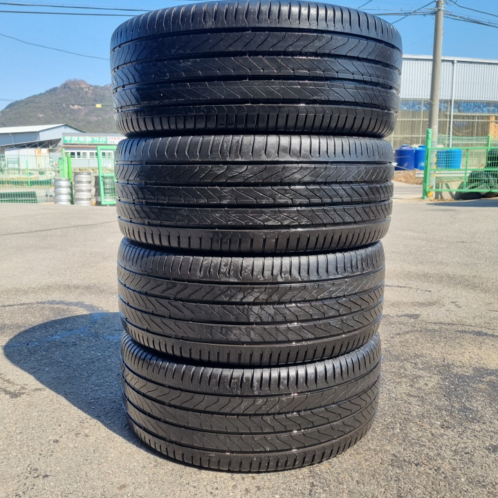 225 50 17 콘티넨탈 UC6 중고 타이어 한대분 판매합니다