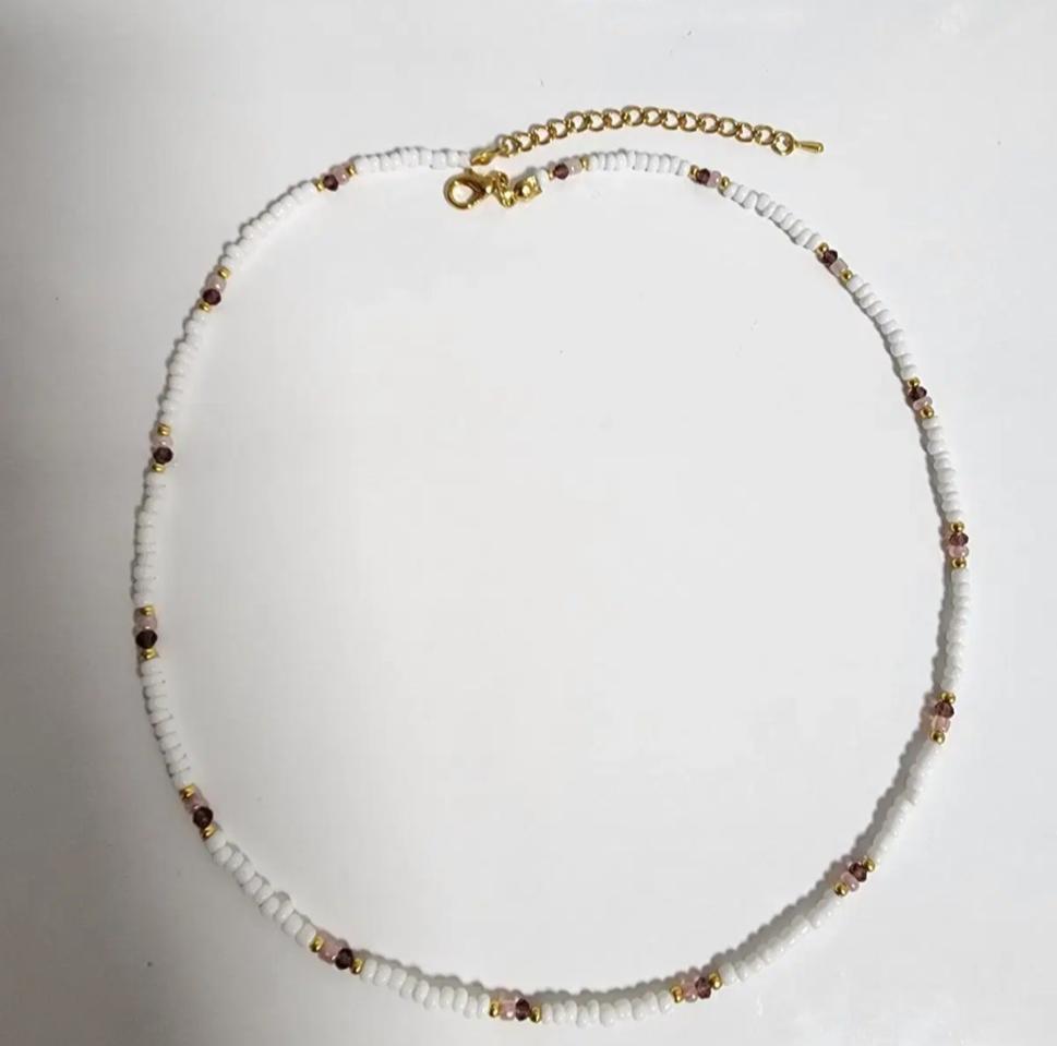 화이트 비즈 목걸이