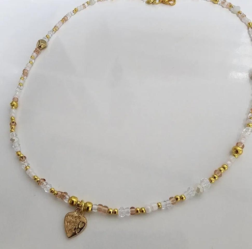 고급스러운 골드 비즈 목걸이