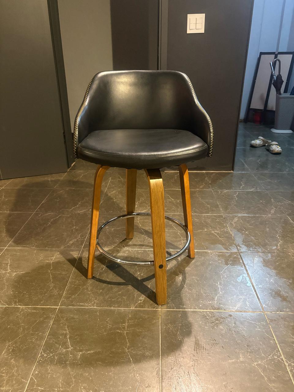 [중고] 스탠드바 회전 의자