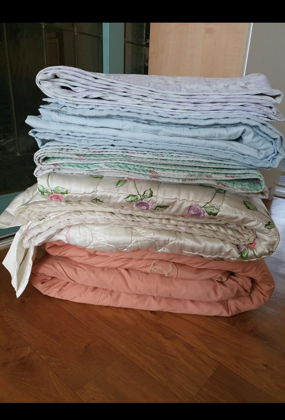 이불종류5가지편하게부담없이임시자취하면서막쓰실분께저렴히2만4천원