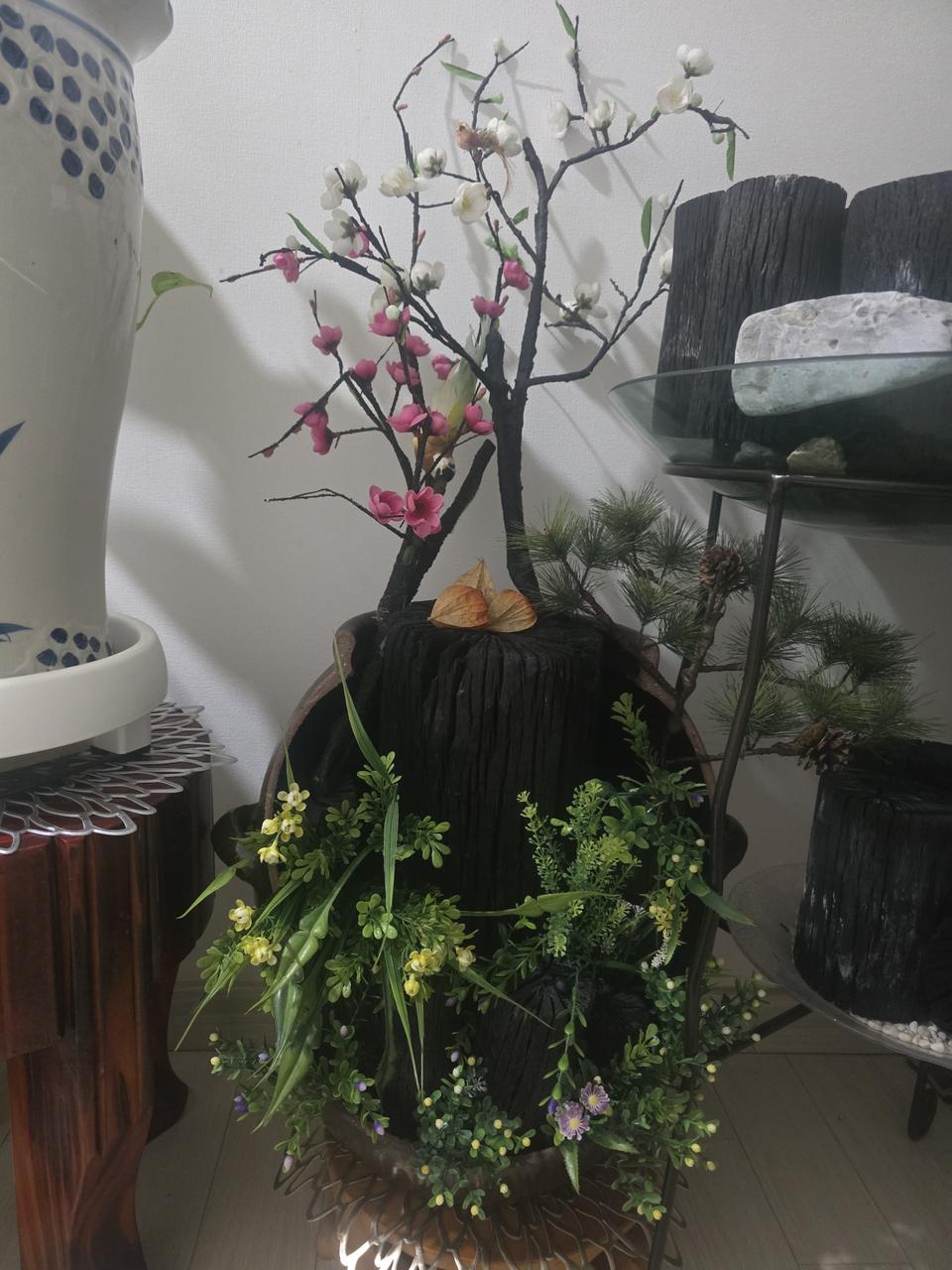 항아리 반쪽에 인조벗꽃.숱장식