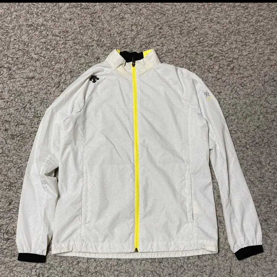 데상트 집업 점퍼/바람막이