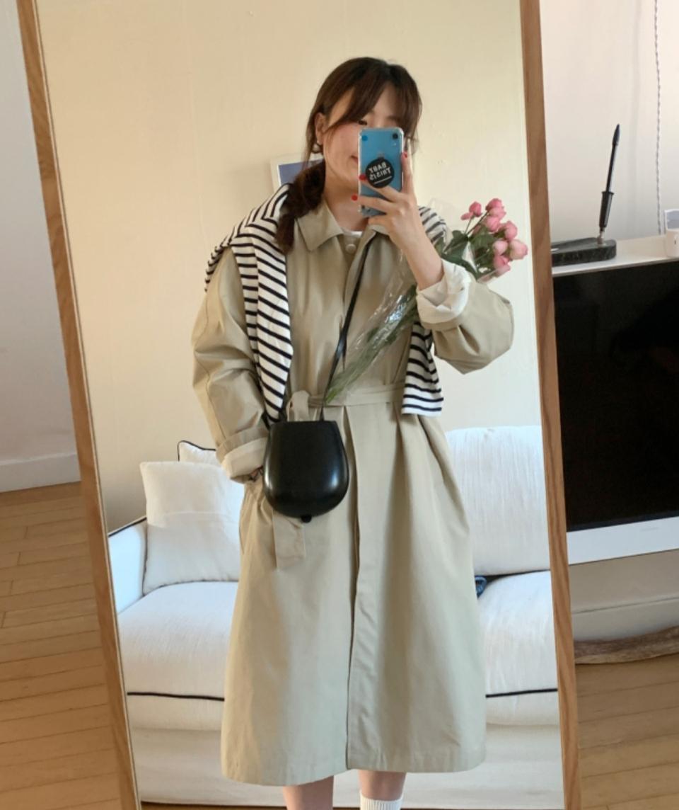 원파운드 러브송  플레인 트렌치코트 베이지색상