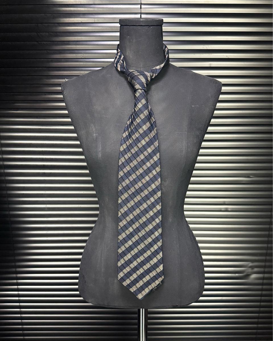 조르지오 페리 스트라이프 주름 실크 넥타이 네이비 그레이 집사 메이드