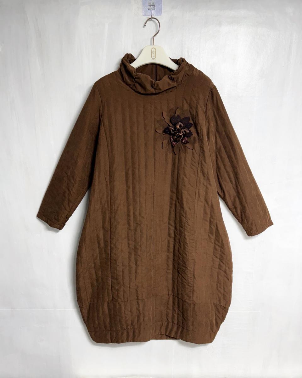 프릴넥 브로치 원피스