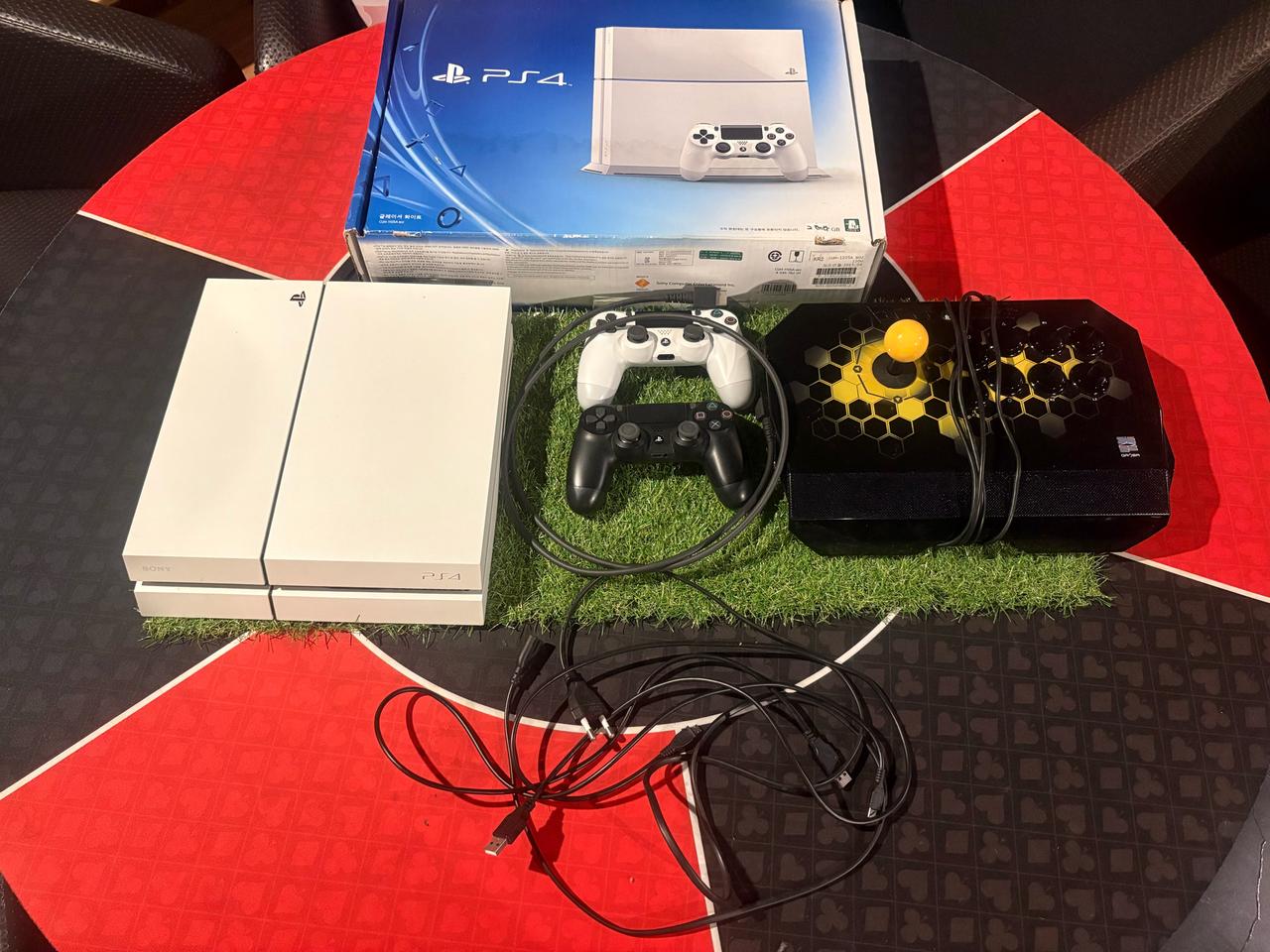 [중고] 플레이스테이션 4 + 각종 부자재 및 타이틀
