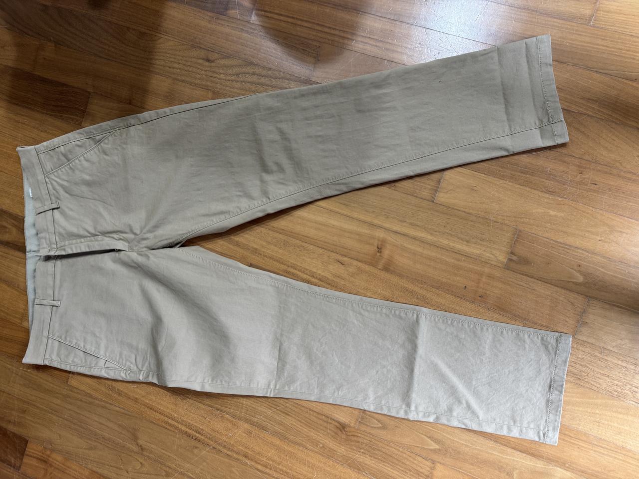 리바이스 치노팬츠 (면바지 36) 새옷 입니다.