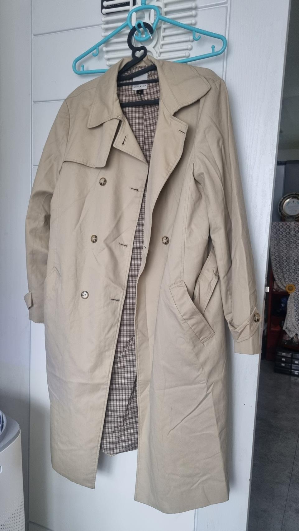 앤클라인 베이지 트렌치 코트s