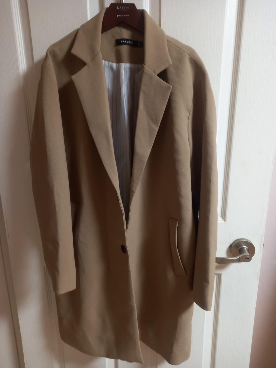 RAYGUN 남성 베이지 싱글 코트 L사이즈. 새상품15000원에. 판매